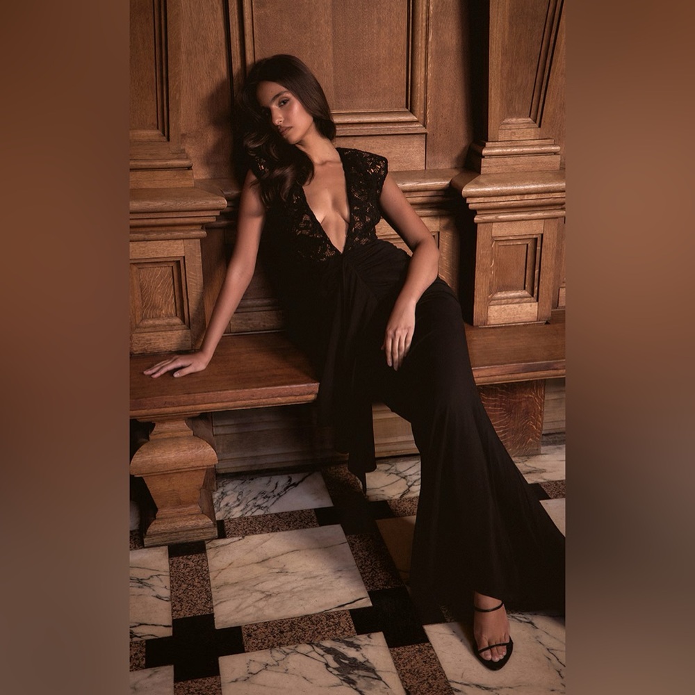 NWT Pretty Little Thing the Label Black Lace Deep V Neck Ruched Maxi Dress